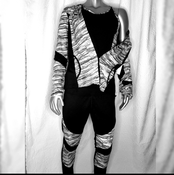 🍃🥀3pc Set LA + IMAGE Three Piece Workout Set - Picture 5 of 13